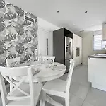 Holiday home Escapade Champenoise - Maison Familiale Paisible Avec Terrasse Et Jardin Wez